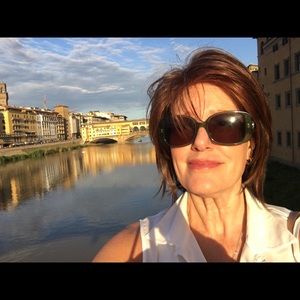 Meet your Posher, Carol